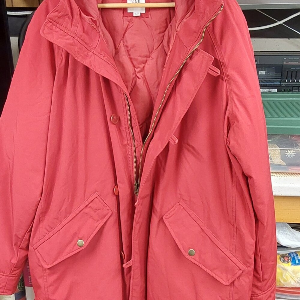 Men's XXL GAP red winter coat with hood - NEW, never worn